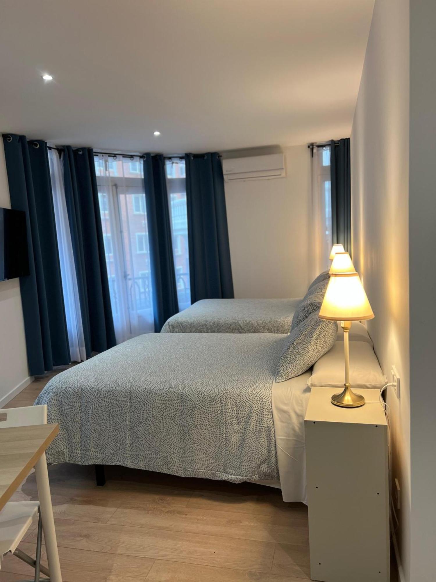 Room Plaza Espana Madrid Ngoại thất bức ảnh